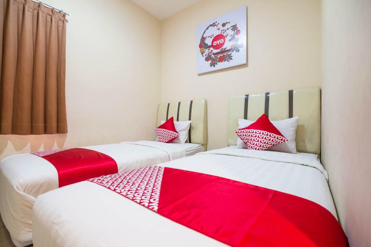 Sentosa Guest House Pontianak Exterior foto
