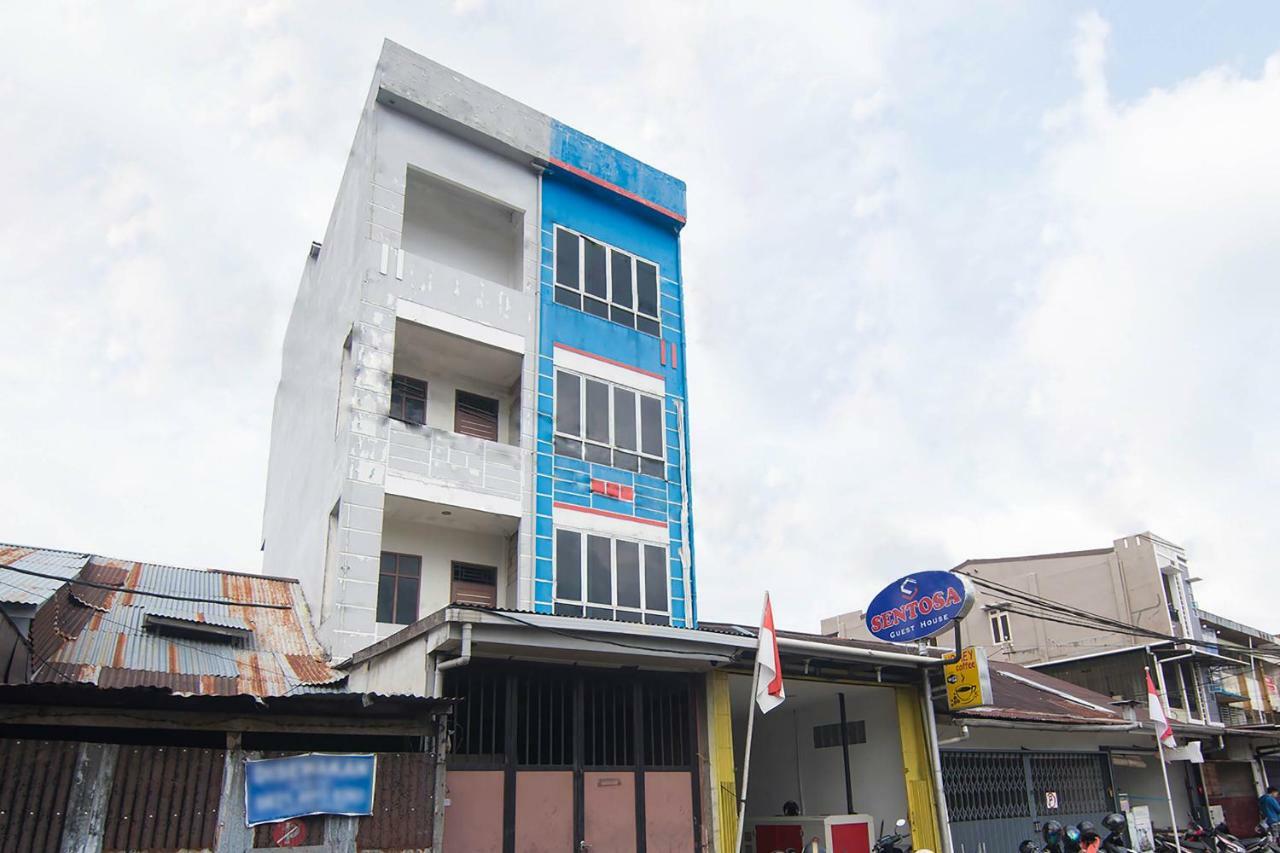 Sentosa Guest House Pontianak Exterior foto