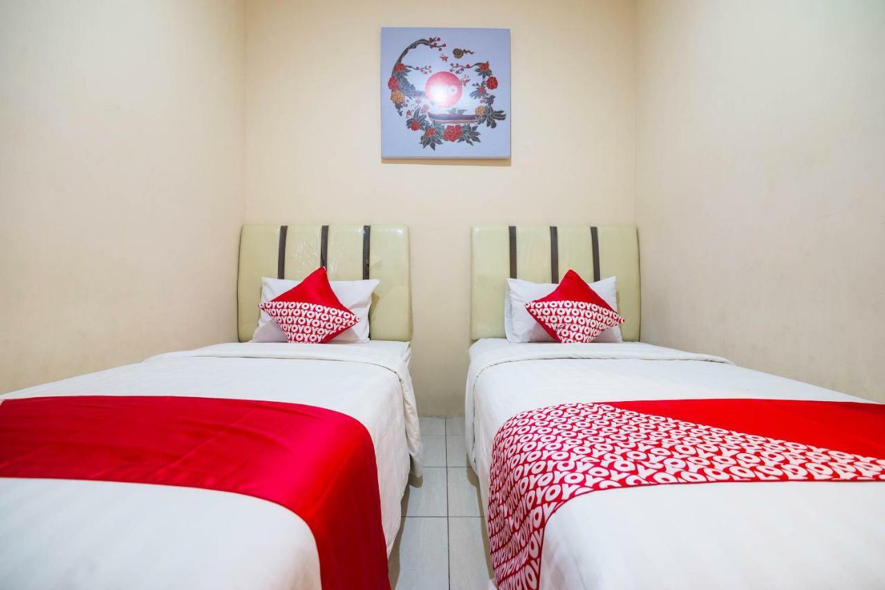 Sentosa Guest House Pontianak Exterior foto